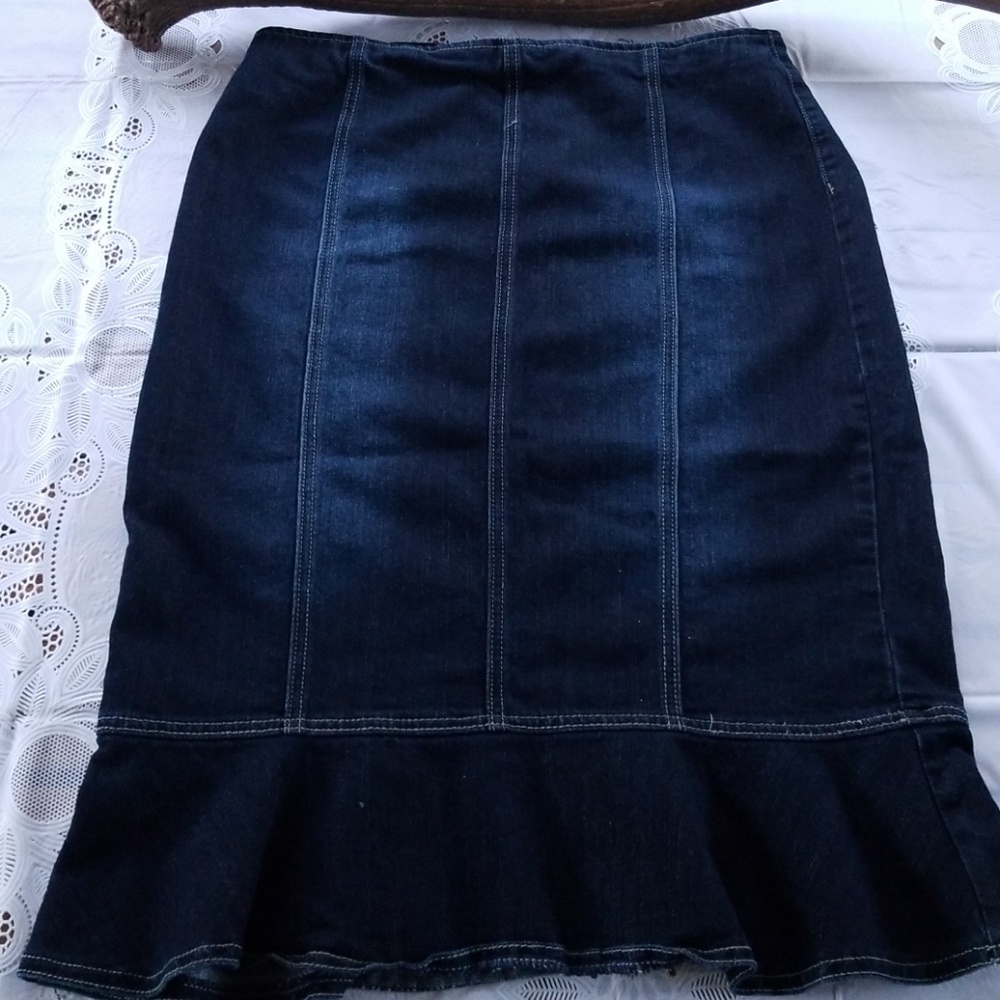 Baccini blue jean pencil skirt with ruffled bottom